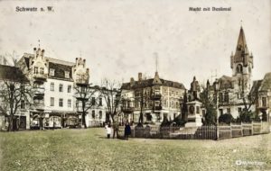 Duży Rynek Markt mit Denkmal Duży Rynek Markt mit Denkmal