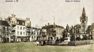 Markt mit Denkmal Markt mit Denkmal